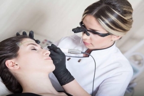 Kalıcı Makyaj Artık Milyar Dolarlık Bir Endüstri